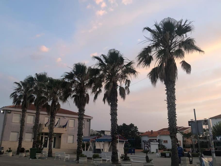 Apartmenthouse Ines Vir Bagian luar foto