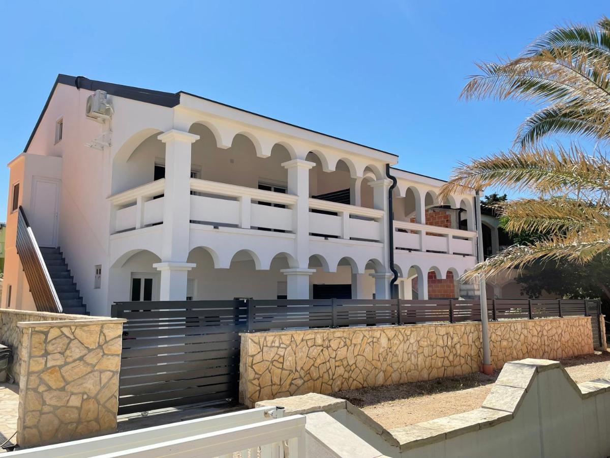 Apartmenthouse Ines Vir Bagian luar foto