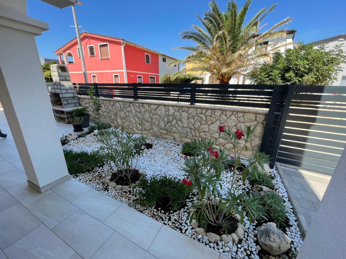 Apartmenthouse Ines Vir Bagian luar foto