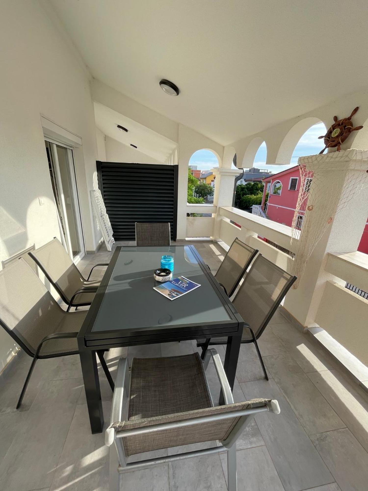 Apartmenthouse Ines Vir Bagian luar foto