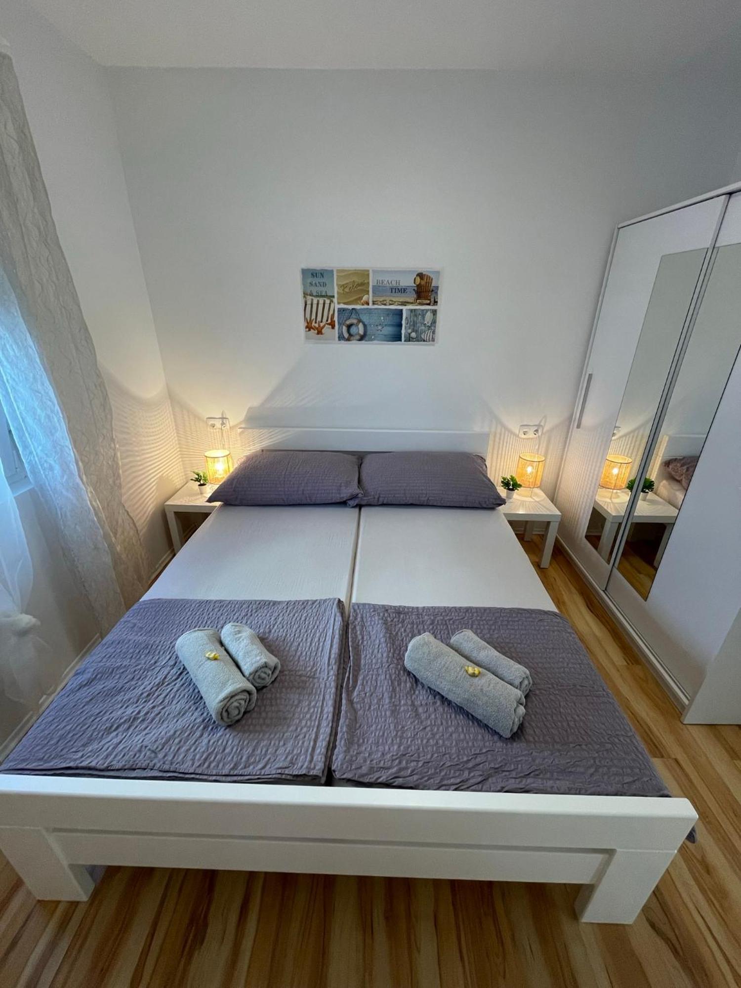 Apartmenthouse Ines Vir Bagian luar foto