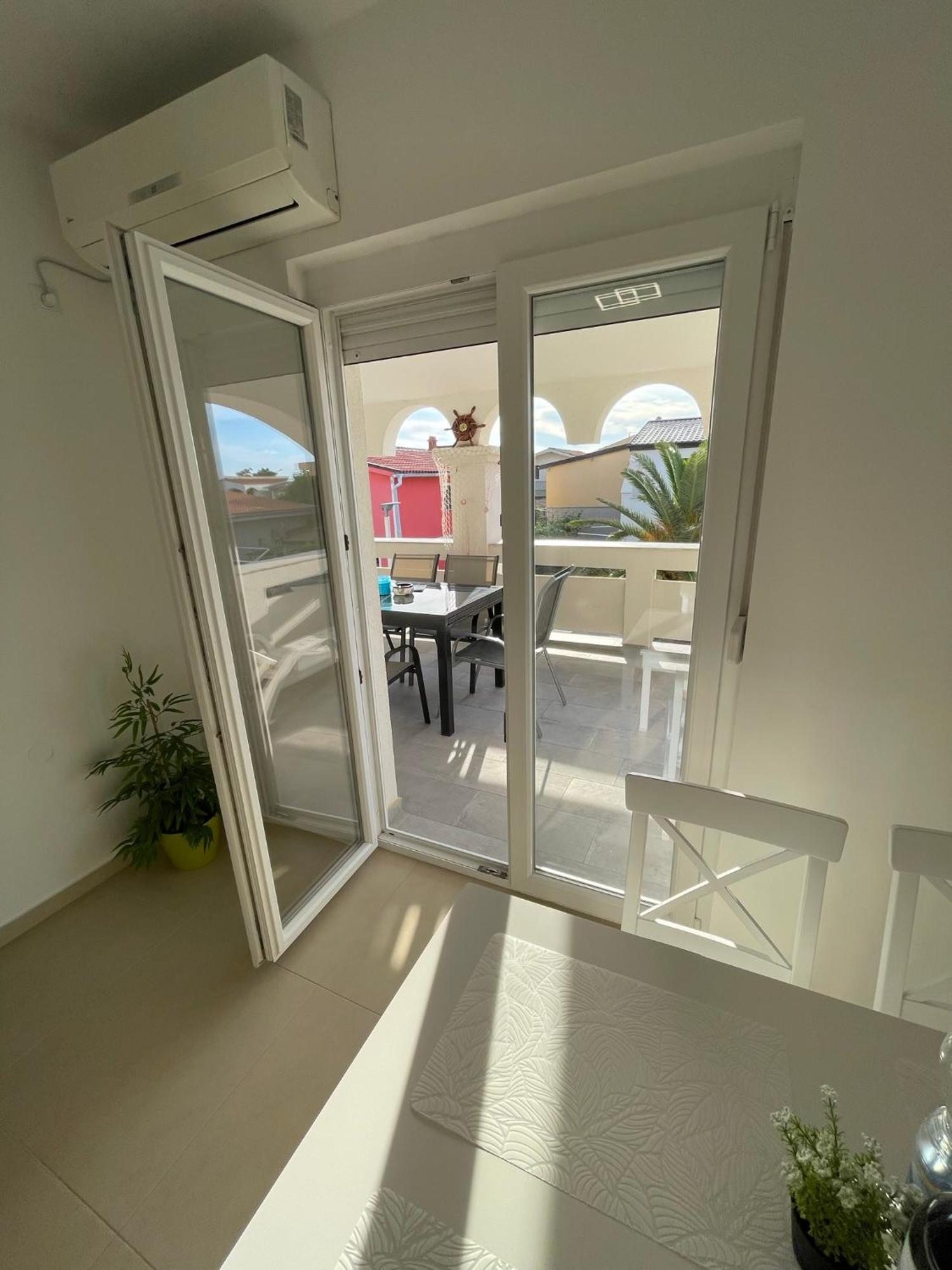 Apartmenthouse Ines Vir Bagian luar foto